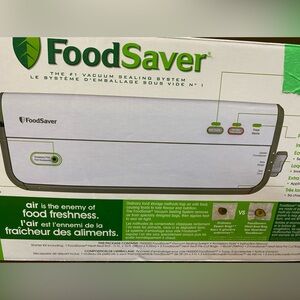 Foodsaver Basic Vacuum Sealer, White